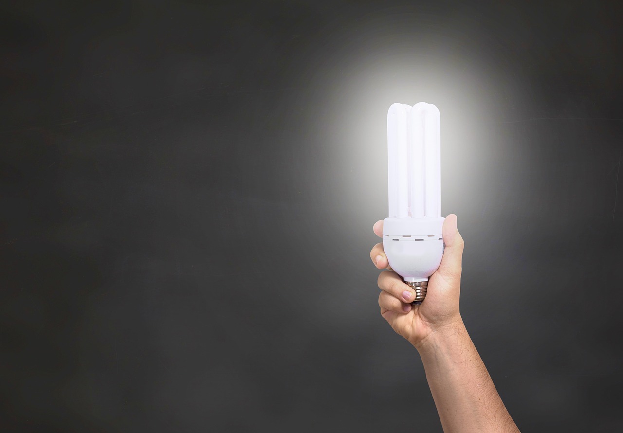 Led-lichten creëren dynamische kunstbewegingen op muur. Led-lichten creëren dynamische kunstbewegingen op muur.